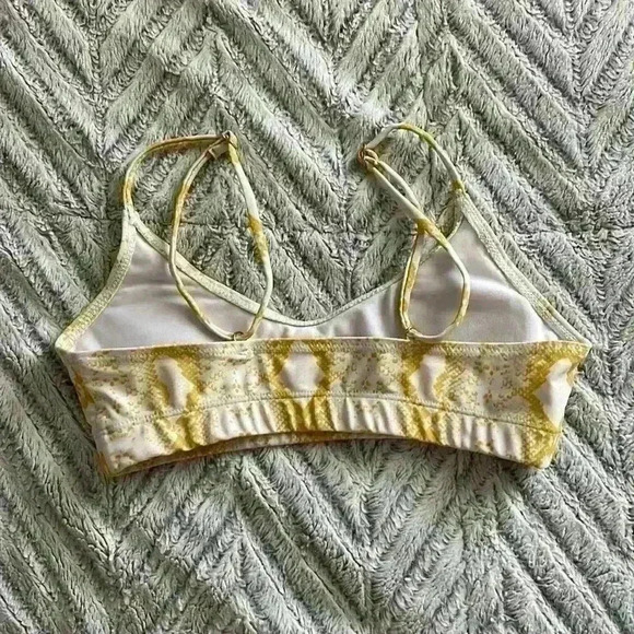Yellow snakeskin SHEIN‎ bikini top size small - Picture 2 of 3